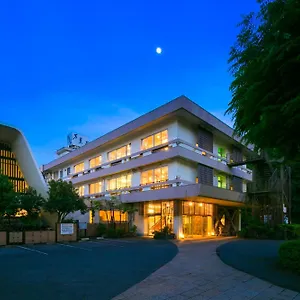 https://yugawara-ryokan-manyoso.kanagawa-hotels.com